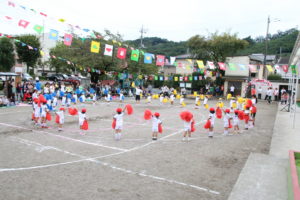 運動会の以上児遊戯